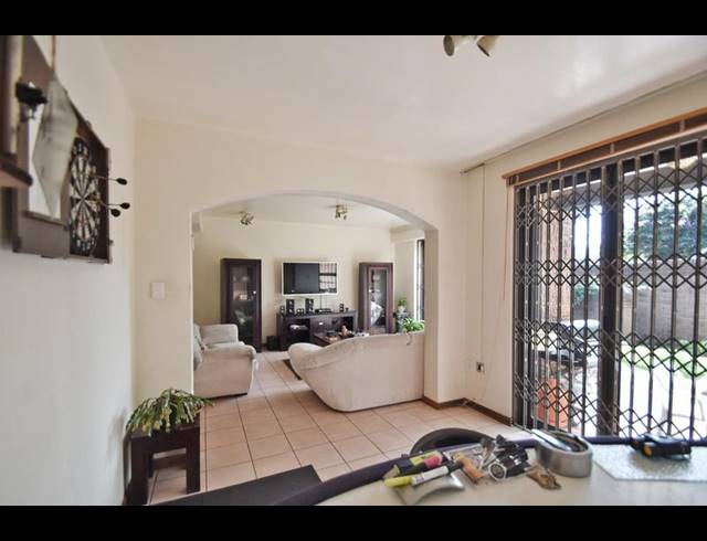 3 BEDROOM TOWNHOUSE FOR SALE IN BEDFORD PARK